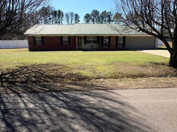 129 Tenneco Dr, Columbus, MS 39702