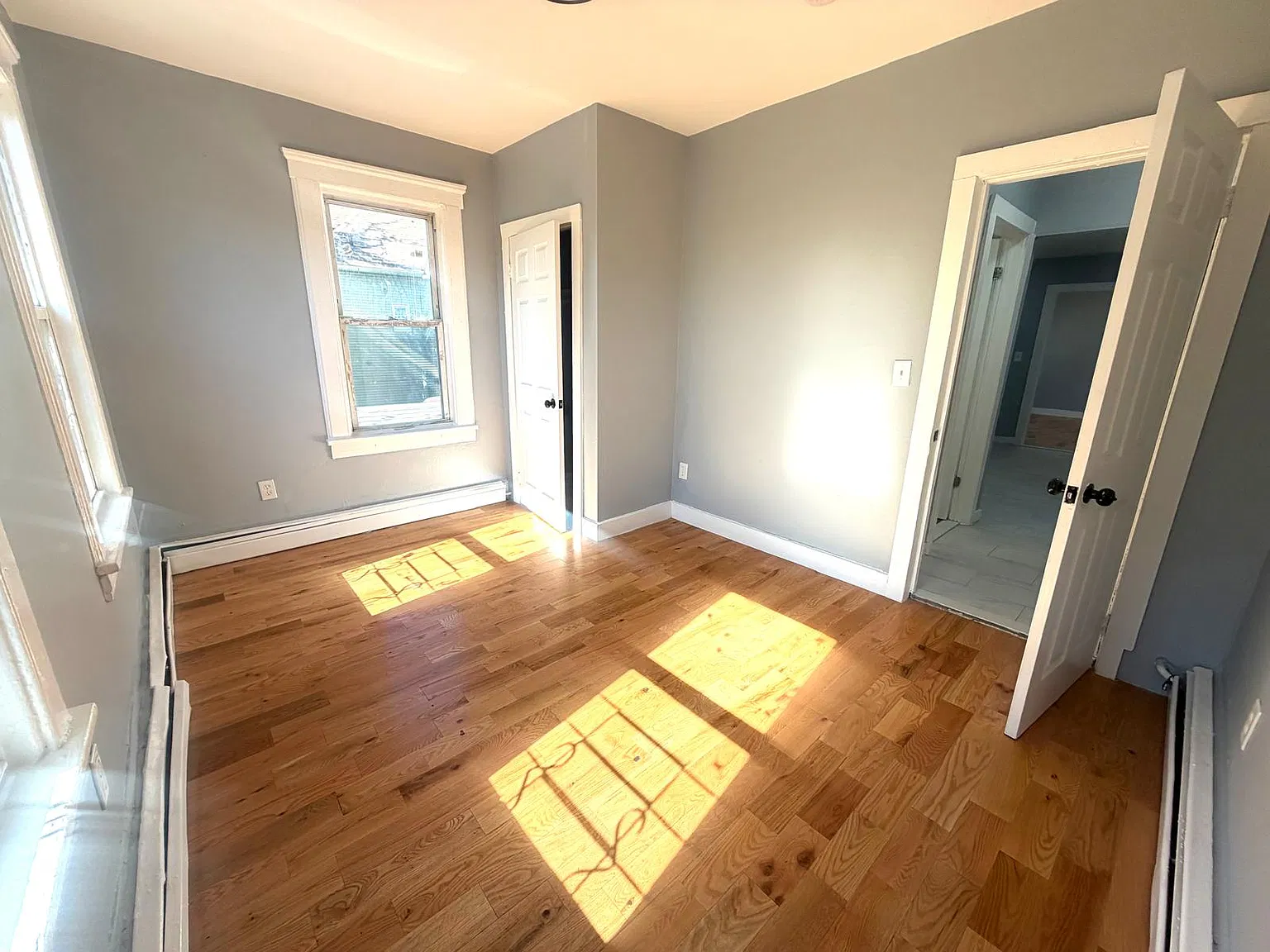 3 bed, $2,300 — Photo 2