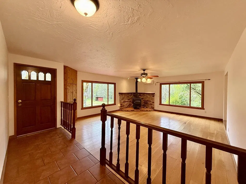 9042 Monument Dr — Photo 3