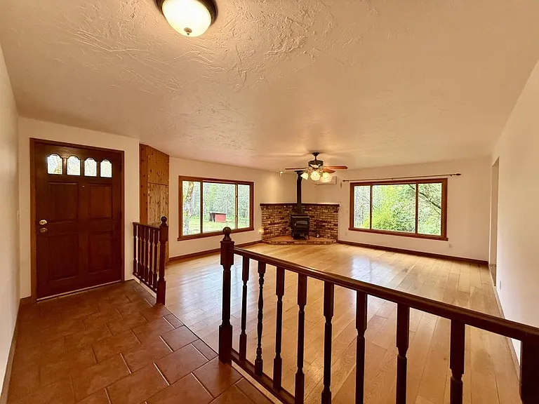 9042 Monument Dr — Photo 3