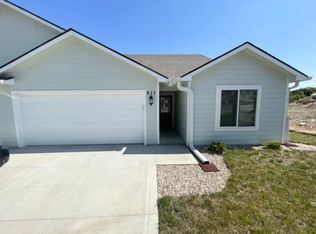 611 Wildoak Pl, Manhattan, KS 66503