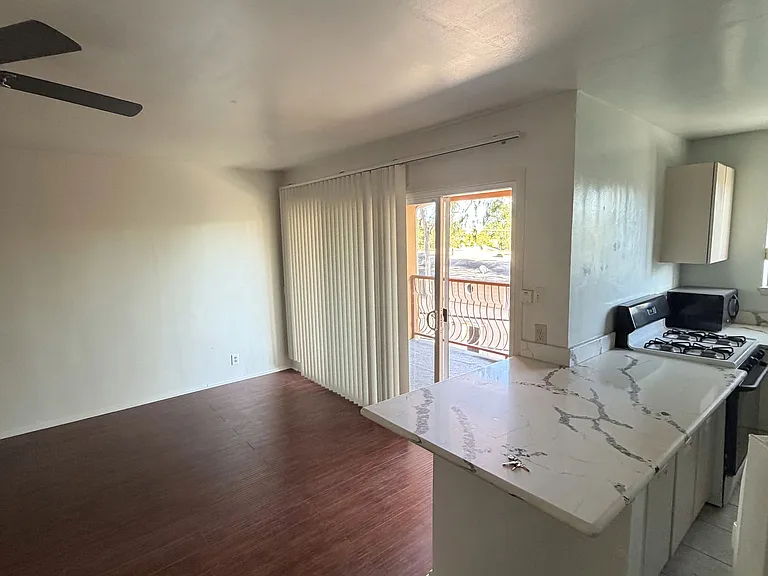 1001 Hammond St #11 — Photo 1