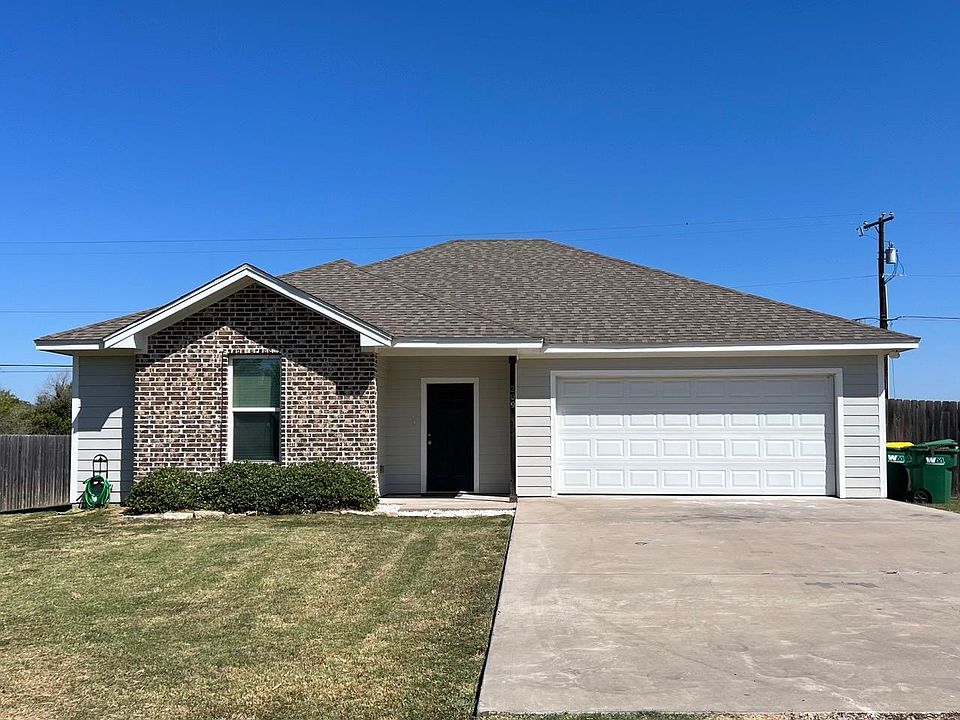 1st image of 209 Greenbriar Dr