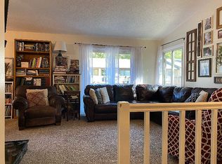 259 River Woods Ln, Burnsville, MN 55337