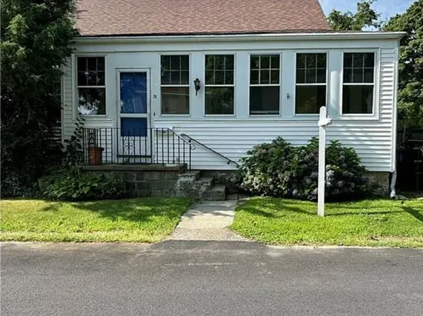 18 Kernick St Floor 2, Warwick, RI 02886
