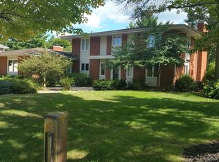 3205 Stoneybrook Dr, Champaign, IL