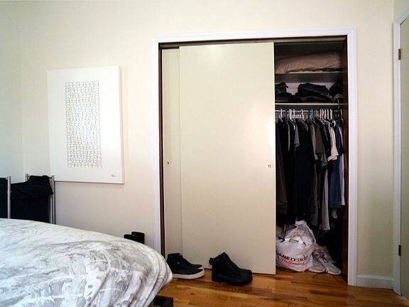 3rd image of 435 Graham Ave APT 3R