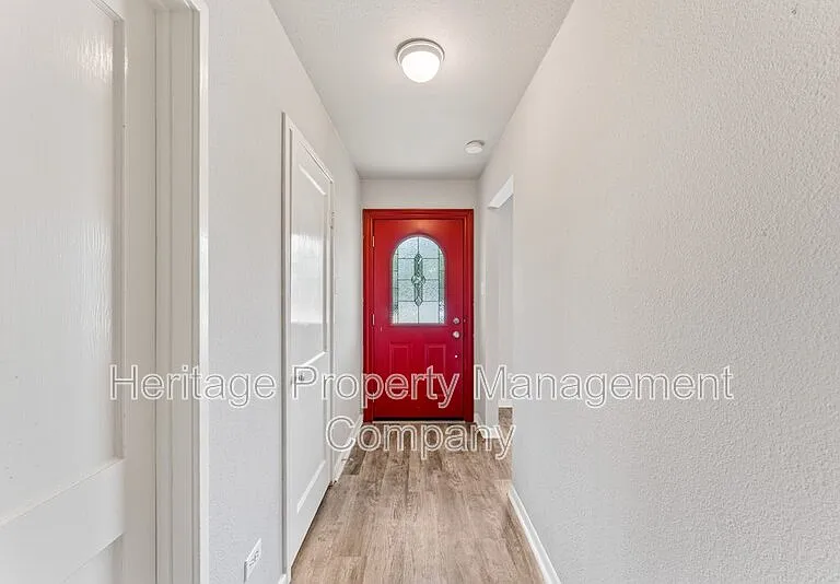 515 Mitchell Ave — Photo 4