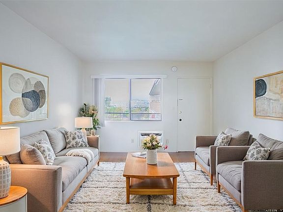 5th image of 571 Fairview Ave APT 35