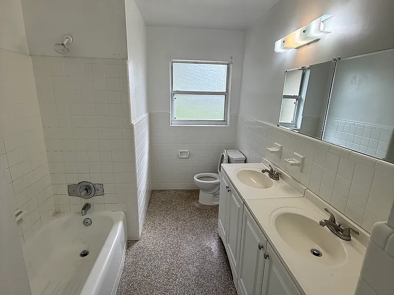 213 Thomas Dr — Photo 23