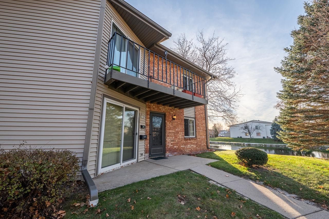 W168N11499 El Camino DRIVE UNIT 4, Germantown, WI 53022 | Zillow