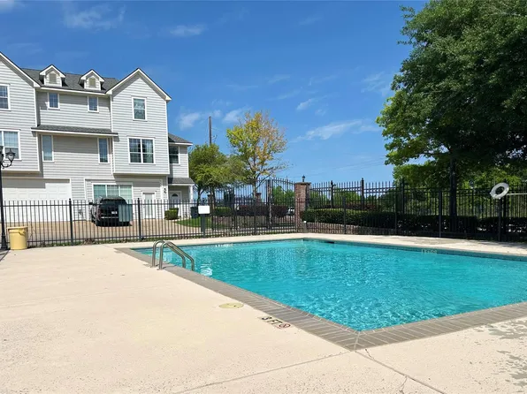 151 Binnacle Ct #A, Willis, TX 77318