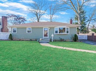68 Kenwood Ave, Massapequa, NY 11758