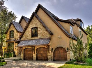 1041 Royal Street George Dr, Naperville, IL 60563