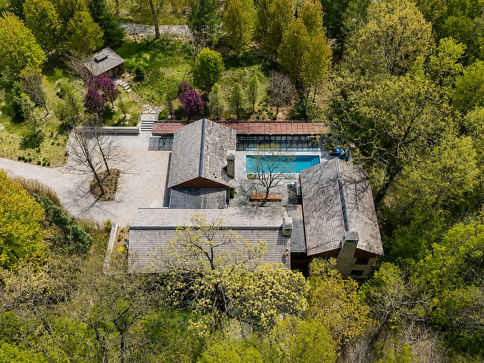 1st image of 20545 Linden Rd