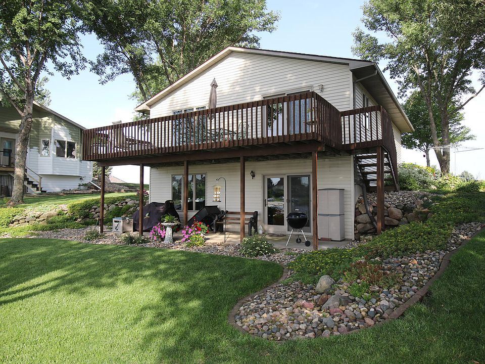 1st image of 38 Hill Dr