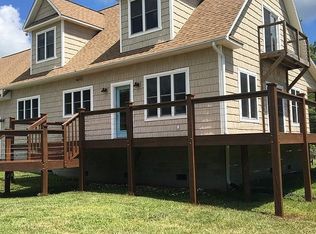195 Port Dr, Oriental, NC 28571