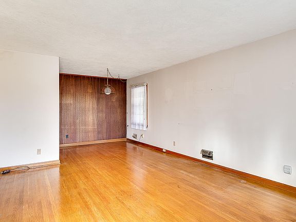 5th image of 10704 Emma Jean Way