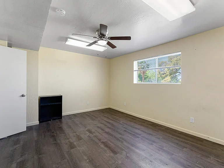 535 S Temple St #1 — Photo 2