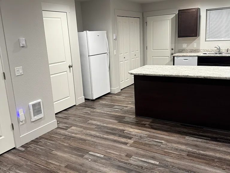 143 Railroad Ave — Photo 12