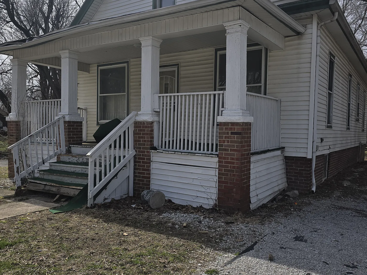 3 bed, 1641 sqft, $1,000 — Photo 1