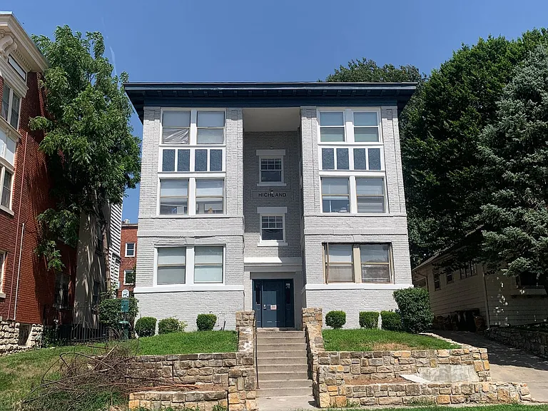 4111-4113 Walnut St — Photo 2