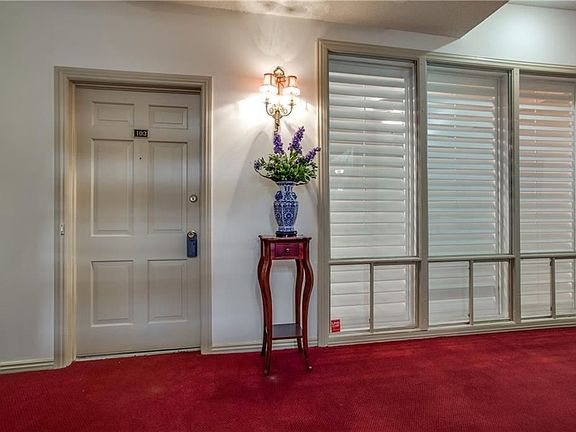 5th image of 6306 Diamond Head Cir APT 103