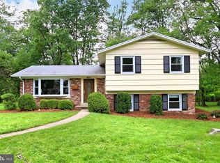 8011 W Rockglen Ct, Springfield, VA 22152