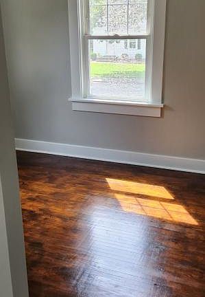 3rd image of 1424 E Buena Vista Ave