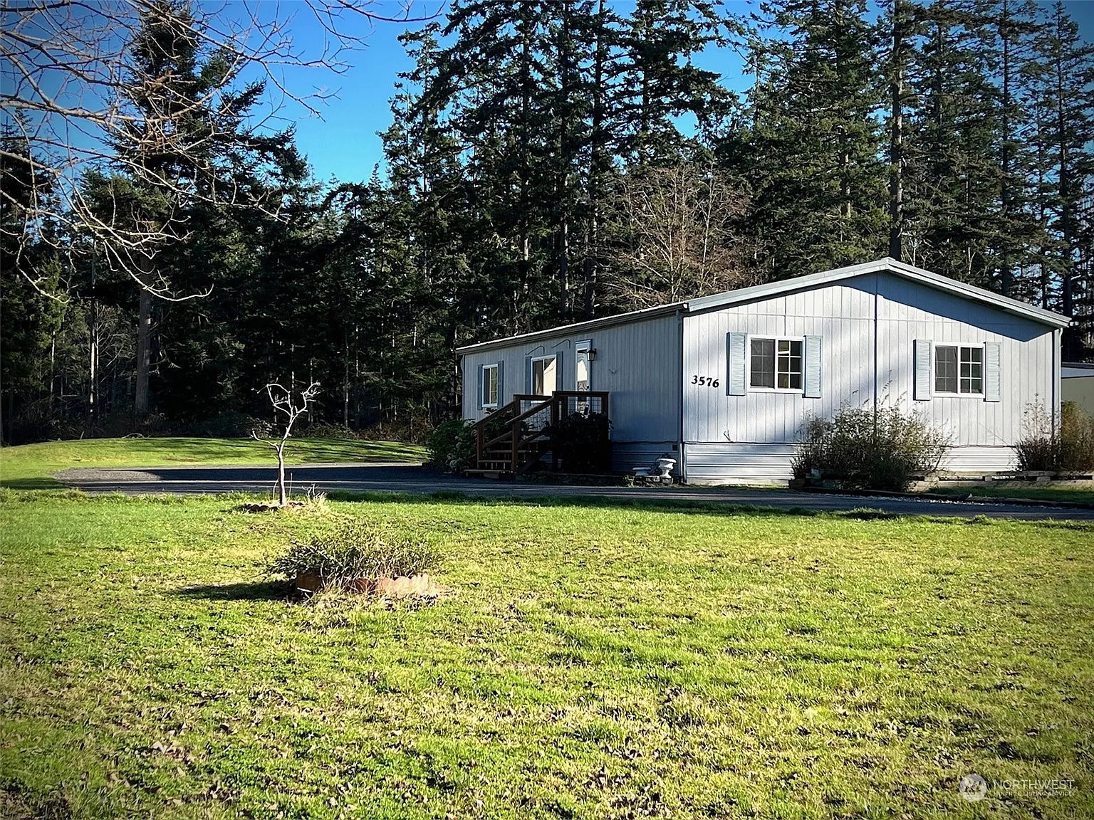 3576 Appian Way photo 1