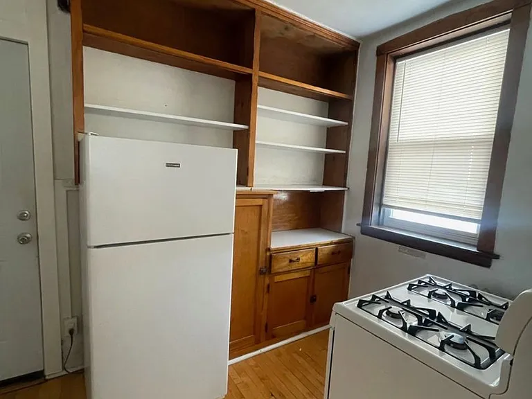 4608 N Kildare Ave #1E — Photo 5