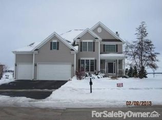 229 Davis Dr, Sycamore, IL 60178