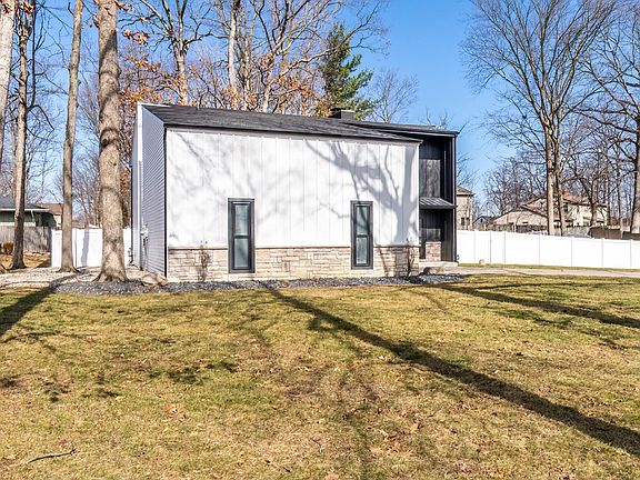 2nd image of 1319 Pine Mills Ct