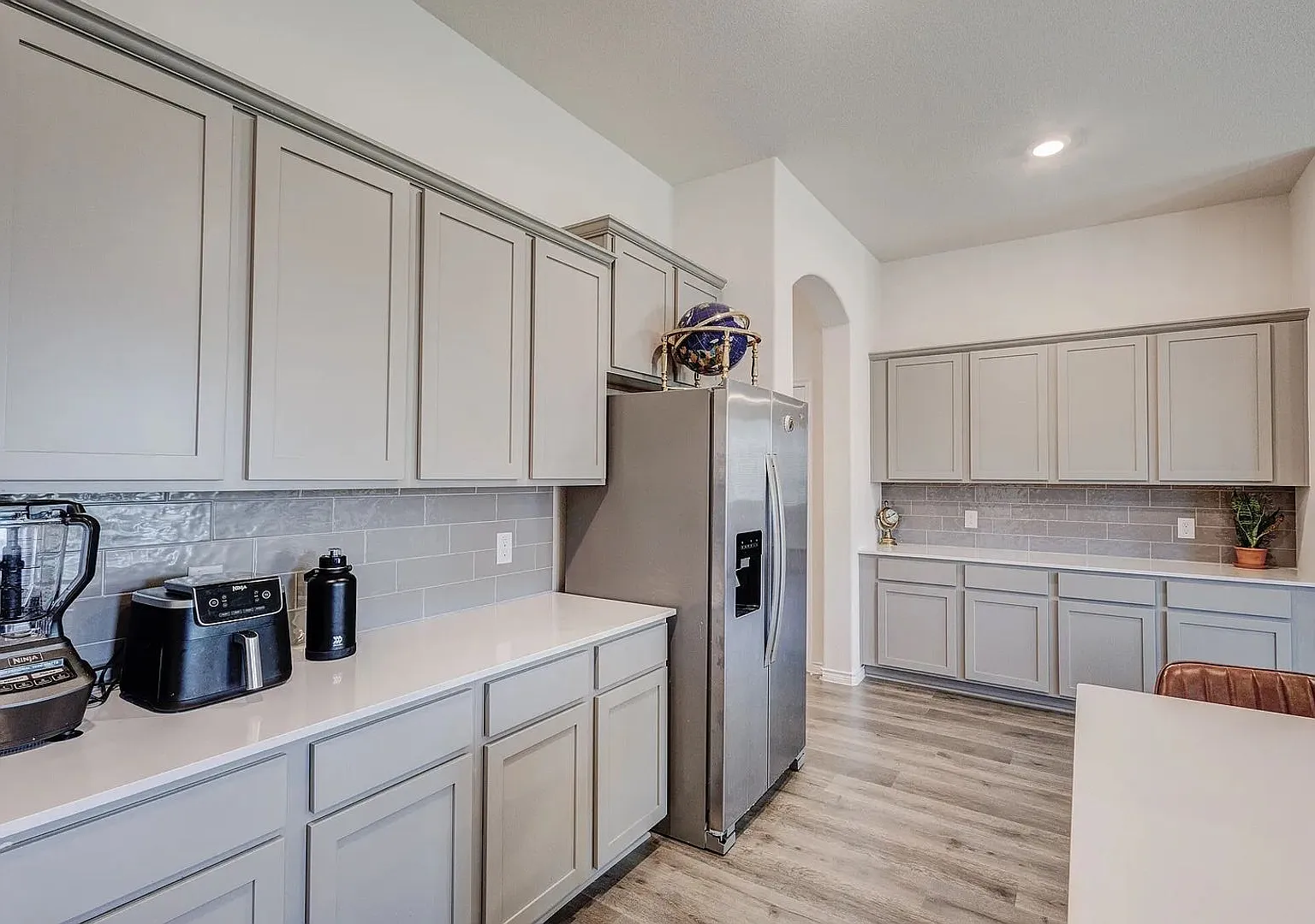 Room in 4 Bedroom Home in Garland — Photo 3