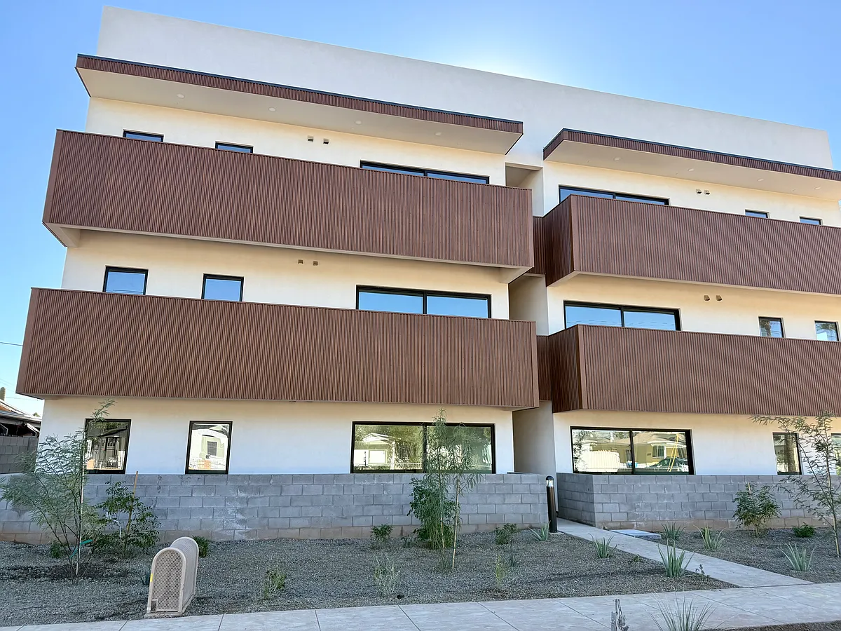Building Photo - 1117 W Roosevelt St