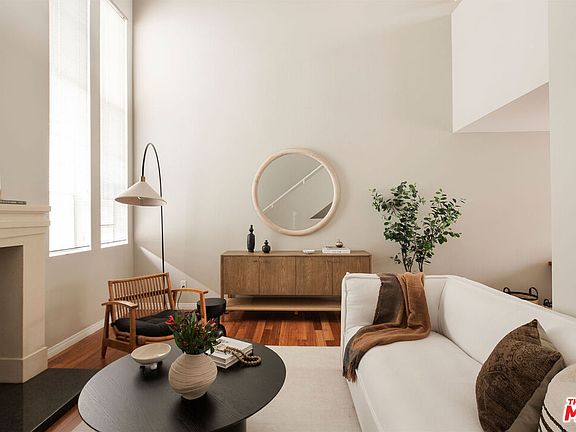 2nd image of 3372 Rowena Ave APT 2