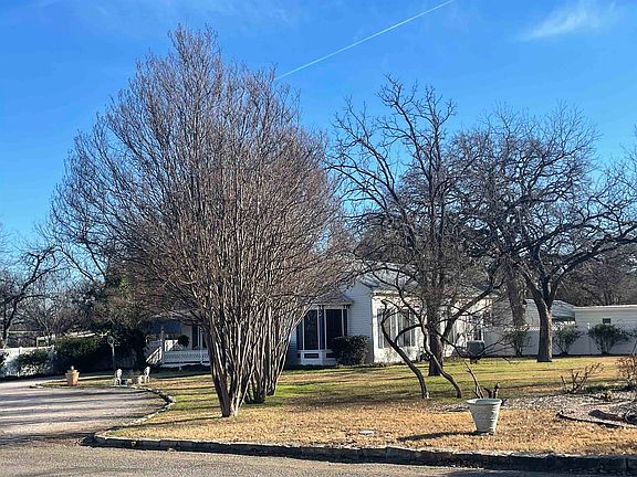 3rd image of 303 W Dry Street