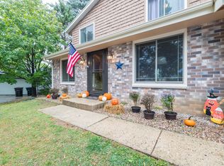 114 Gordon Ct, Mukwonago, WI 53149