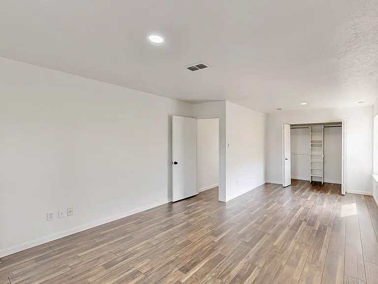 3965 Singleleaf Ln — Photo 3