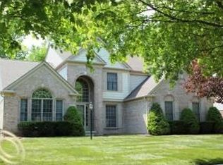 48211 Deer Trail Dr, Canton, MI 48187