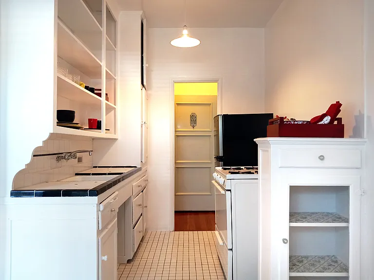 455 N Doheny Dr #209 — Photo 10
