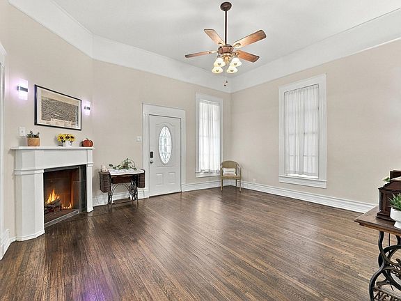 5th image of 806 W Gandy St