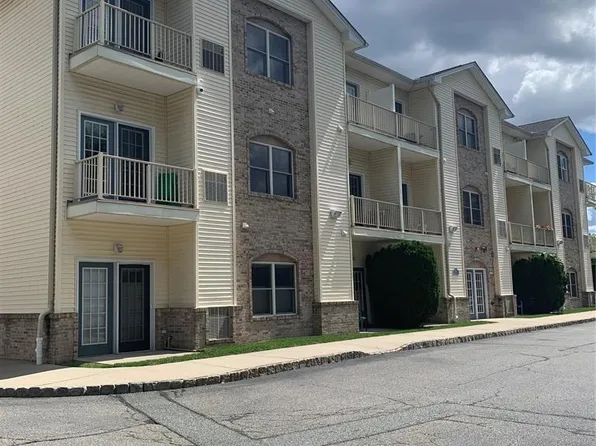 520 Victor St Unit 49, Saddle Brook, NJ 07663