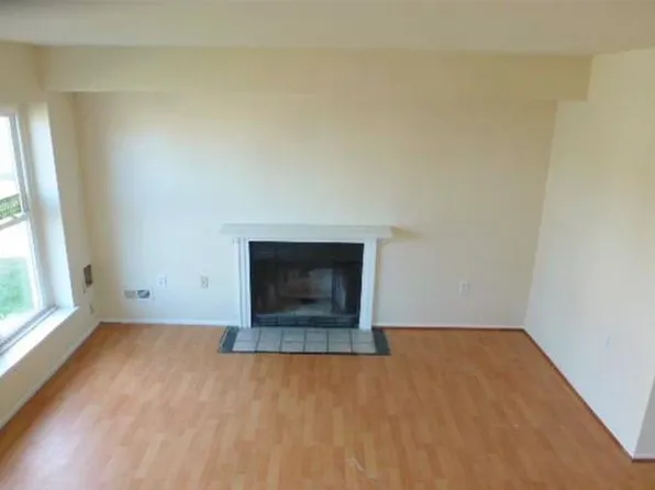 56 Three Rivers Dr, Newark, DE 19702