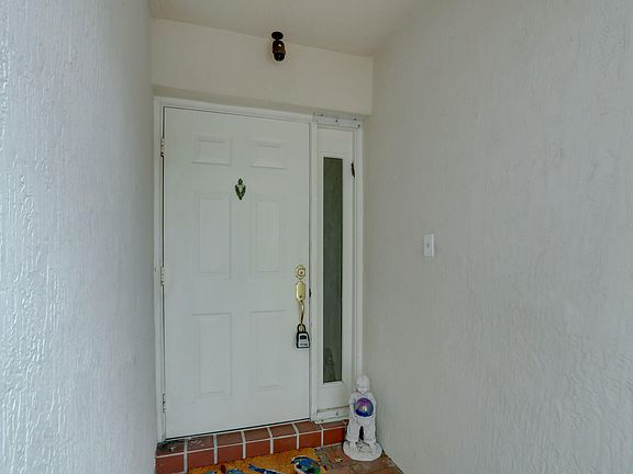 5th image of 4921 SW 33rd Terrace