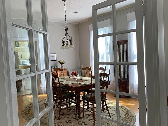 4th image of 210 W Wiseman Ave