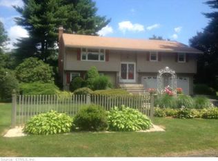 24 Hampton Ln, Bloomfield, CT 06002