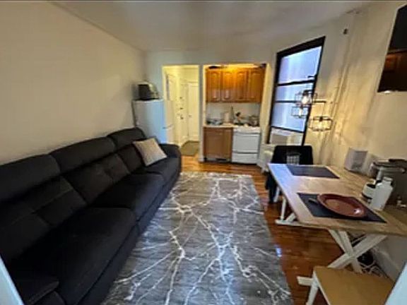 4th image of 208 E 84th St APT 5A