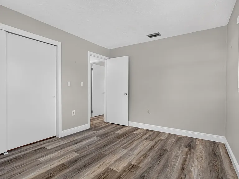 53 S Jeffery St — Photo 18