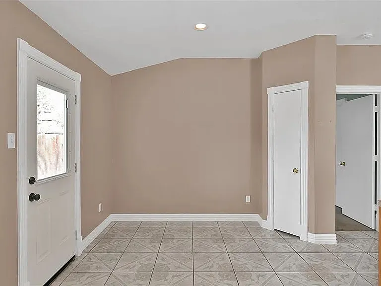731 Remwick Dr — Photo 6